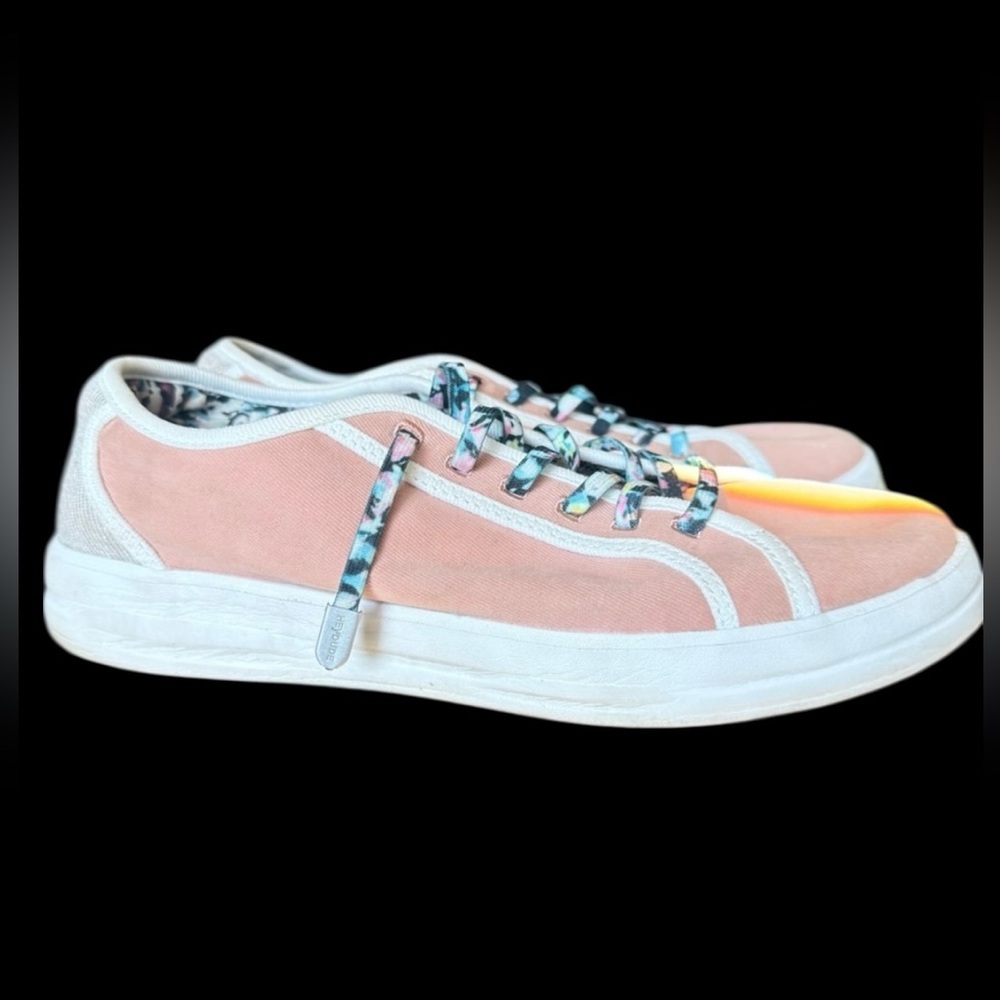 Hey Dude Karina Joy casual shoes in a stone grey/peach color great condition 7